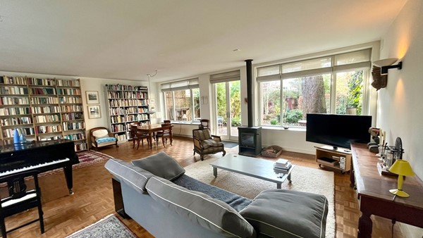 Medium property photo - Lange Beestenmarkt, 2512 ED The Hague